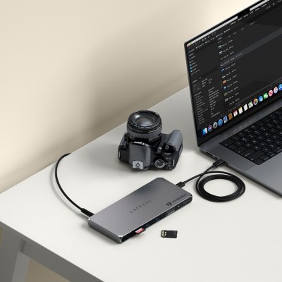 Satechi Thunderbolt 4 Dockningsstation för Flera Skärmar med Dubbel 4K-stöd, 40Gbps Dataöverföring och Kraftfulla Laddningsmöjli